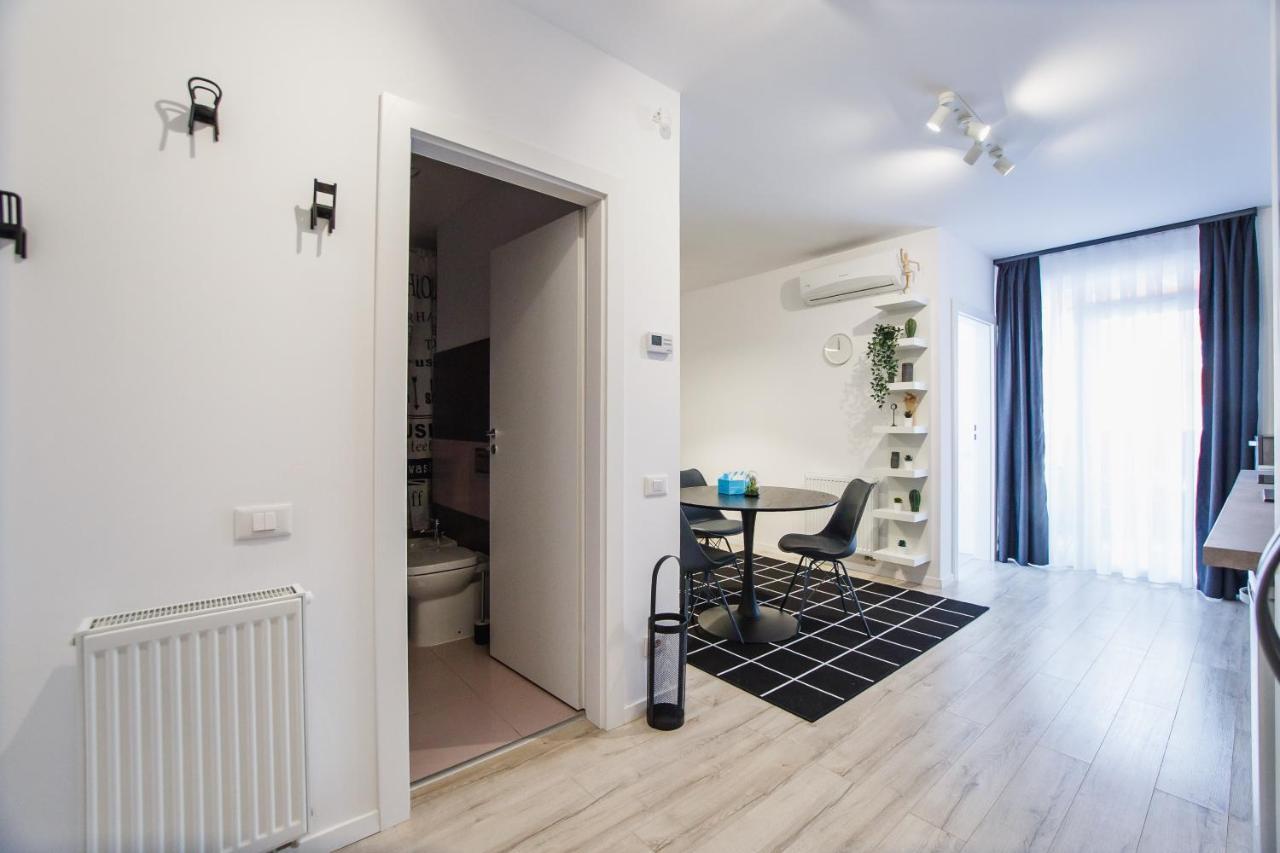 Trendy Apartment Near City Center Oradea Exterior foto
